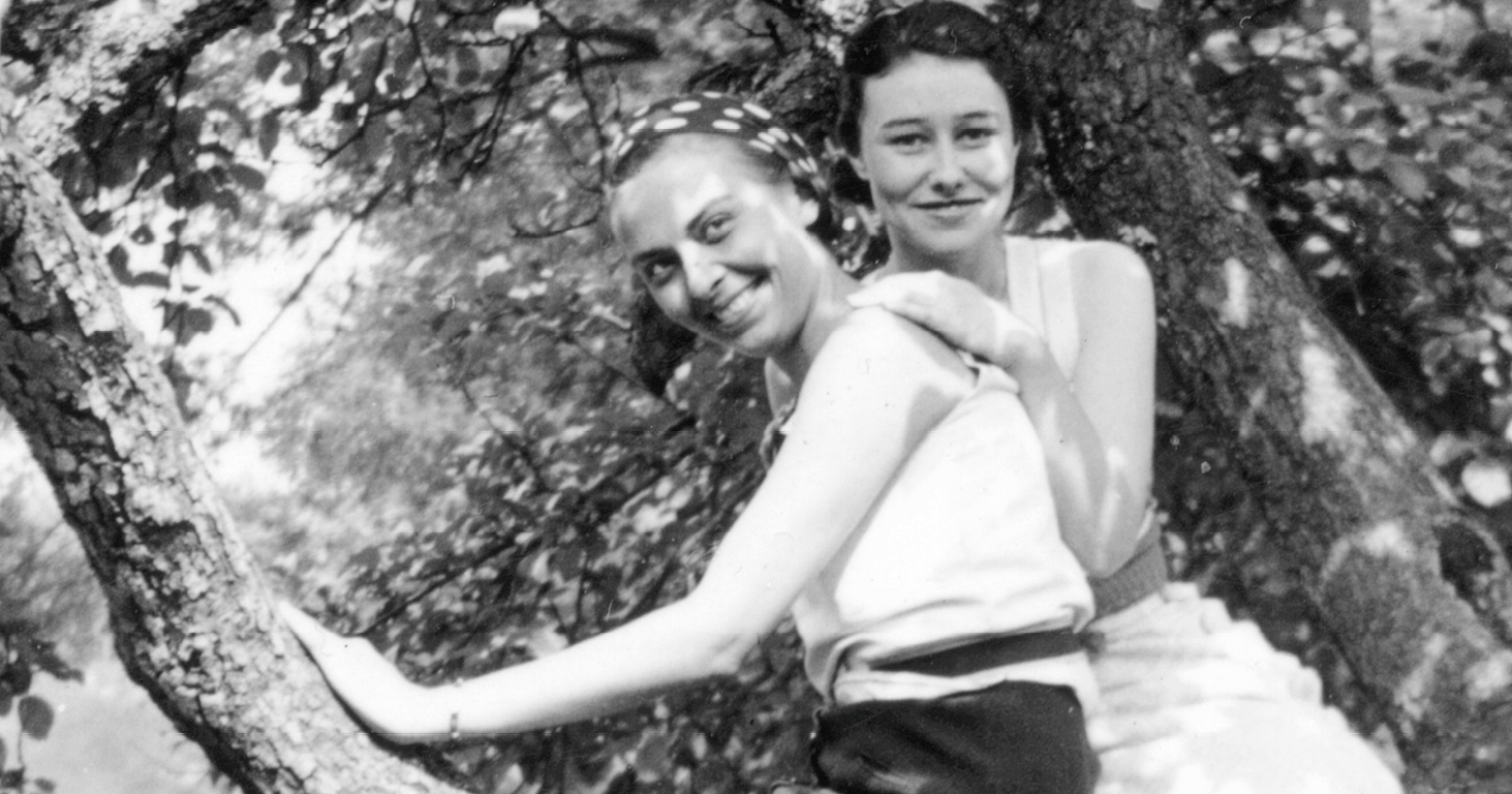Women in Trees: Sweet and Subversive Vintage Photographs of Defiant ...
